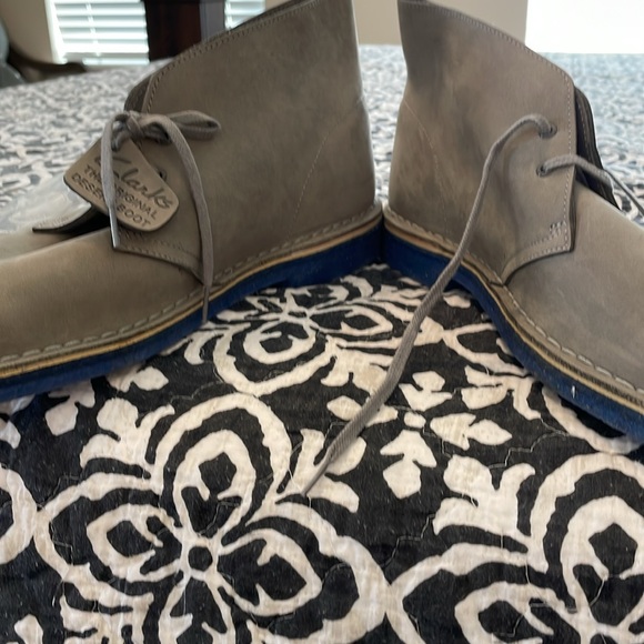 NWOT Mens Clarks Bushacre 2 Chukka Boots, Size 13 - Picture 2 of 10